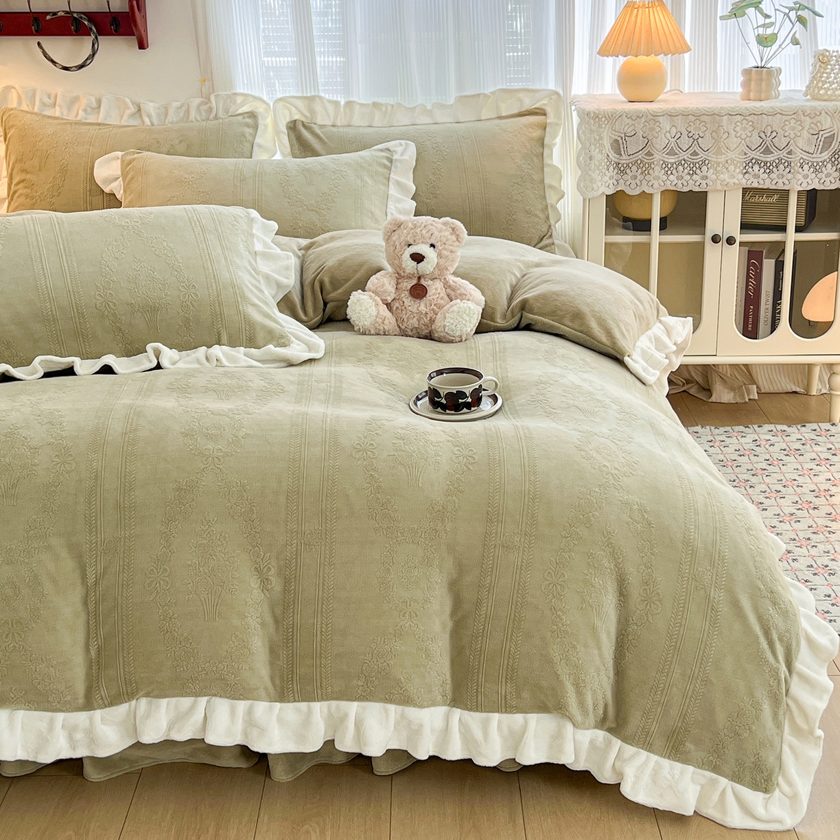 91家纺网 家纺一手货源 找家纺 安哆啦家纺 2025新款法式雕花牛奶绒花边四件套 捧花-绿