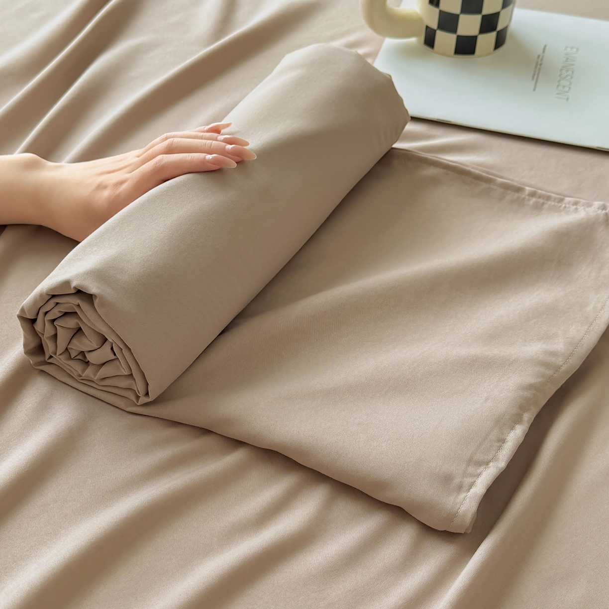 91家纺网 家纺一手货源 找家纺 十一家居 2025年新款ins风A类母婴级亲肤云朵水洗棉单床单 茶咖