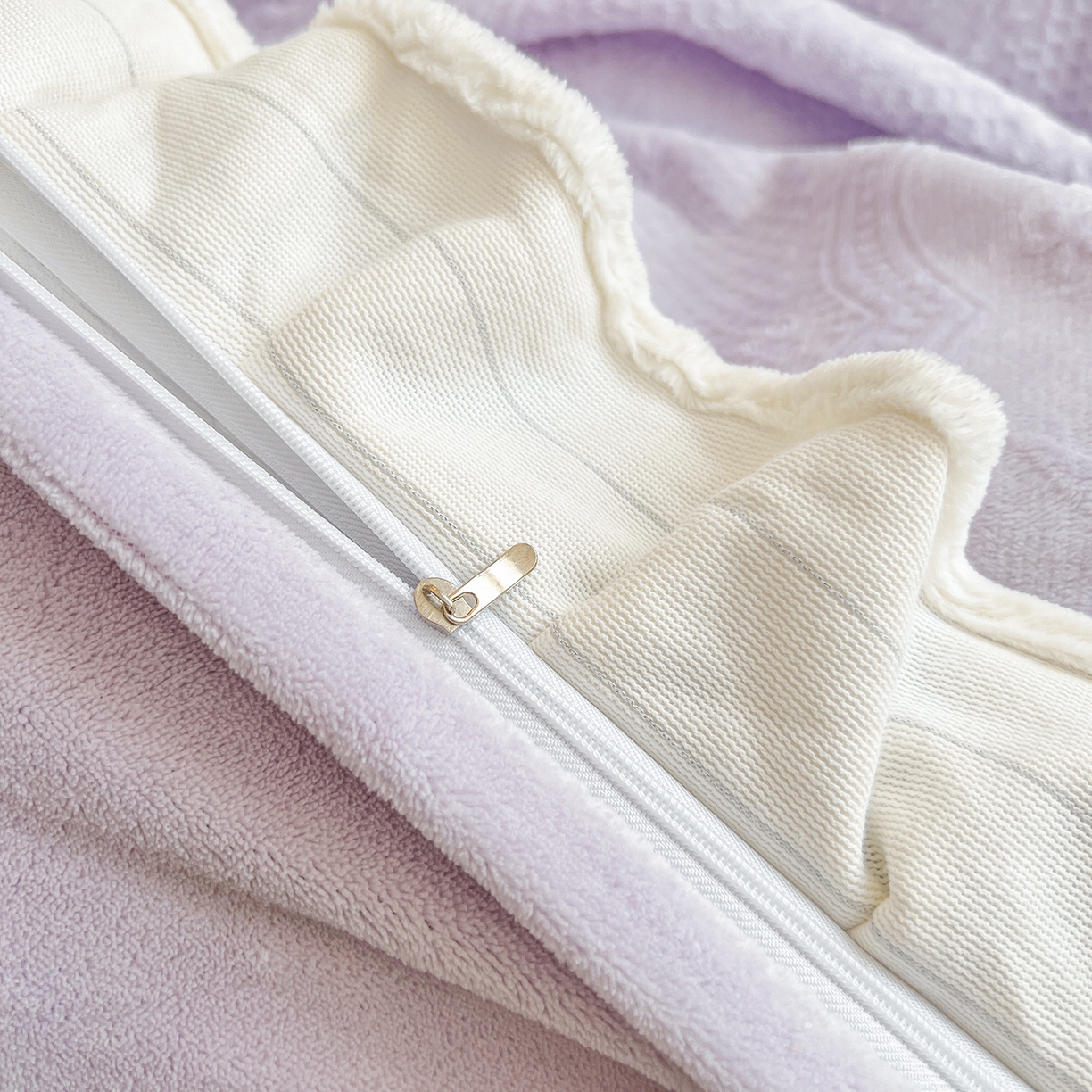 91家纺网 家纺一手货源 找家纺 安哆啦家纺 2025新款法式雕花牛奶绒花边四件套 小格甜心-紫