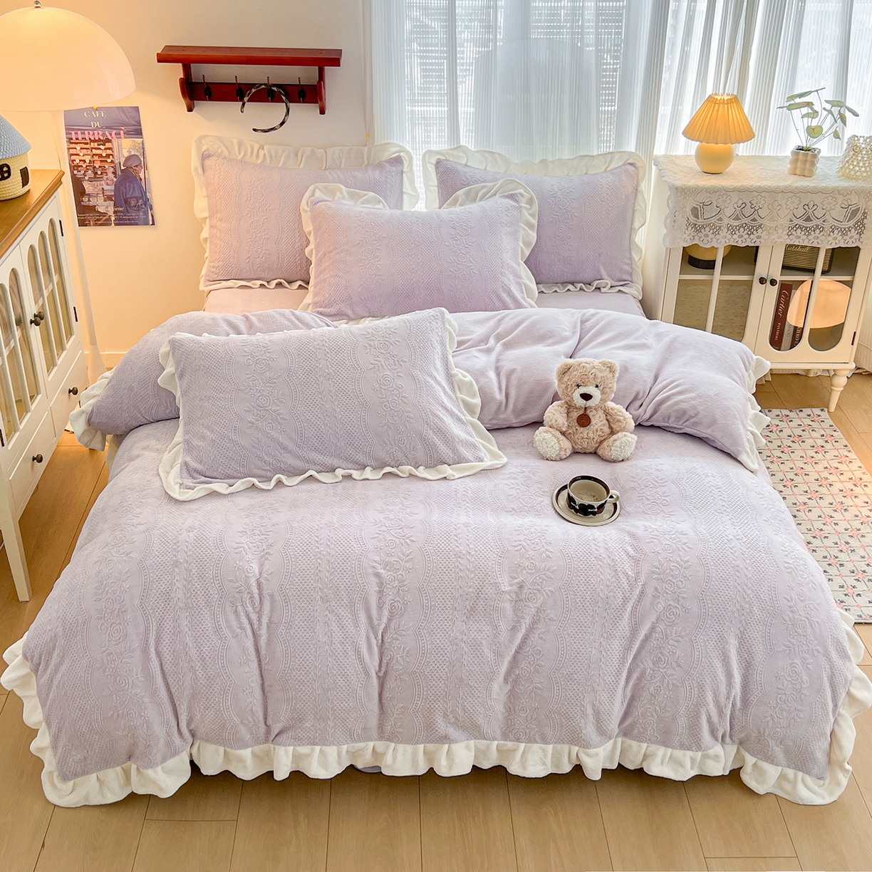 91家纺网 家纺一手货源 找家纺 安哆啦家纺 2025新款法式雕花牛奶绒花边四件套 小格甜心-紫