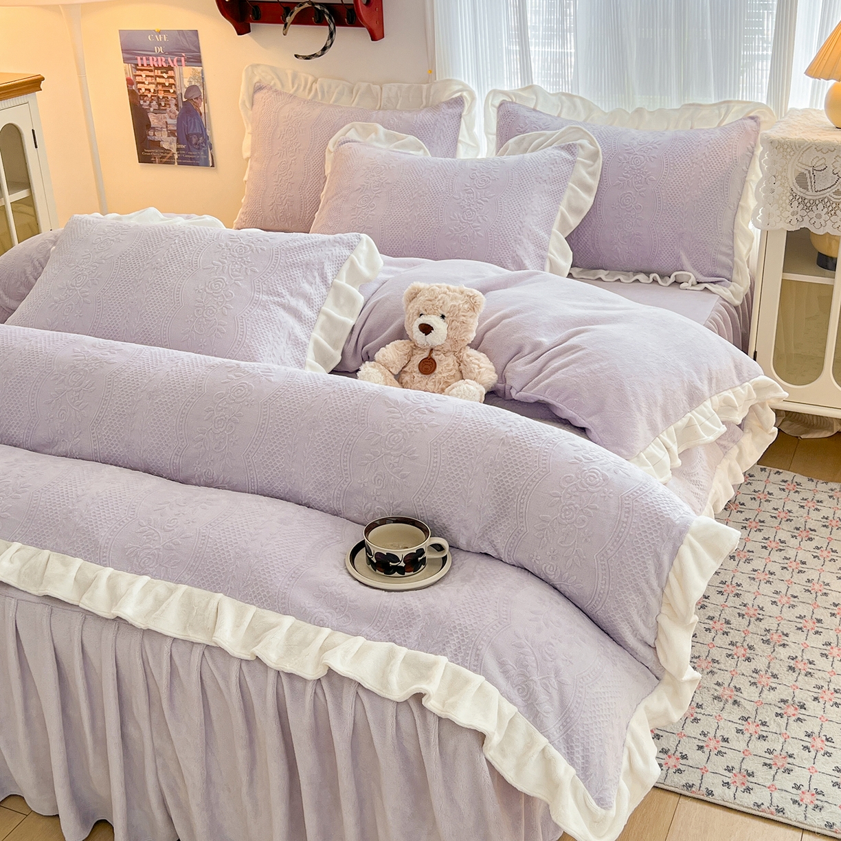 91家纺网 家纺一手货源 找家纺 安哆啦家纺 2025新款法式雕花牛奶绒花边四件套 小格甜心-紫