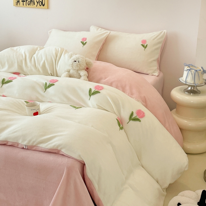 91家纺网 家纺一手货源 找家纺 启发 2025新款牛奶绒毛巾绣四件套场景一 郁金香