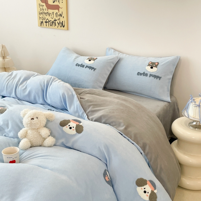 启发 2025新款牛奶绒毛巾绣四件套场景一 幸福小狗