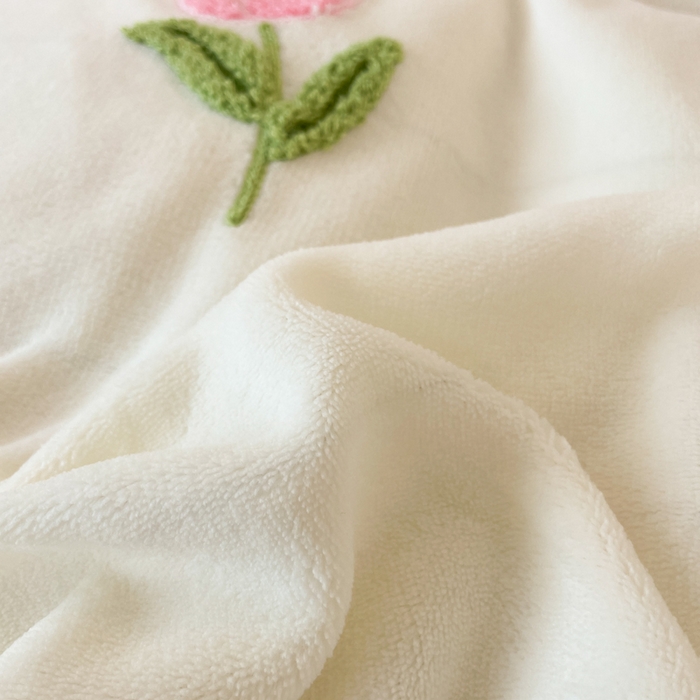 91家纺网 家纺一手货源 找家纺 启发 2025新款牛奶绒毛巾绣四件套场景一 郁金香