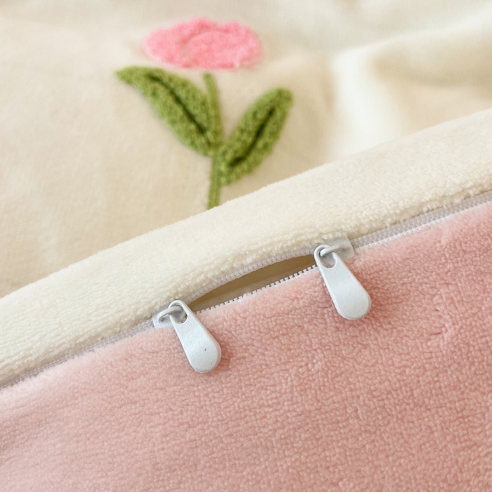 91家纺网 家纺一手货源 找家纺 启发 2025新款牛奶绒毛巾绣四件套场景一 郁金香