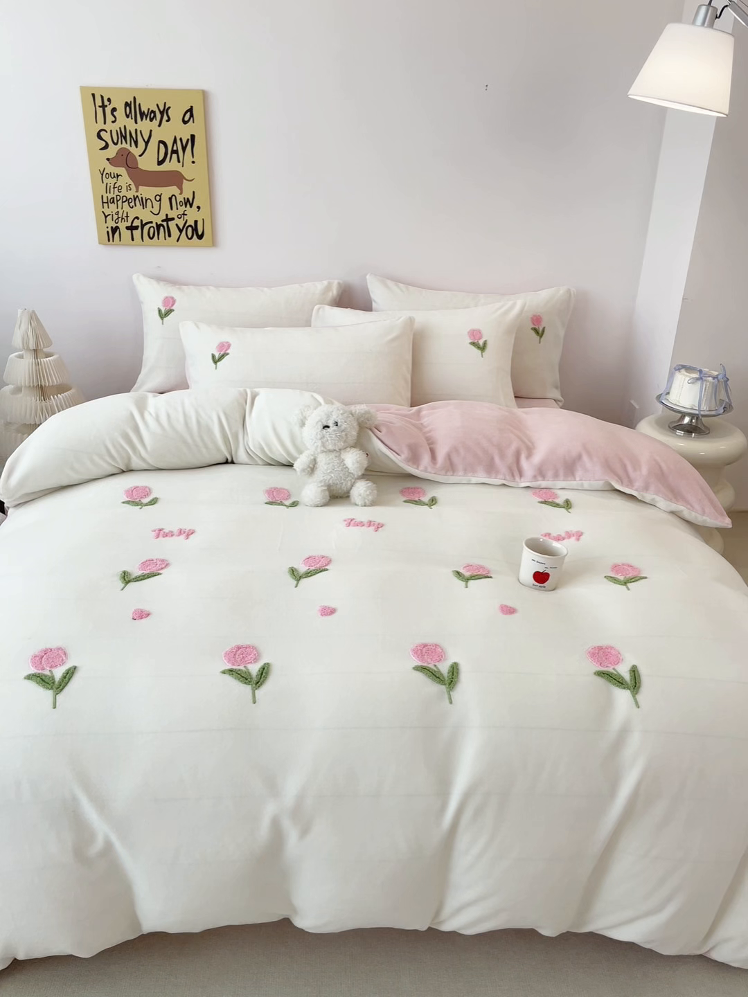 91家纺网 家纺一手货源 找家纺 启发 2025新款牛奶绒毛巾绣四件套场景一 郁金香