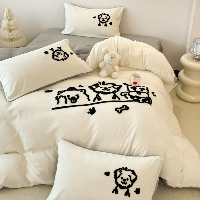 91家纺网 家纺一手货源 找家纺 启发 2025新款牛奶绒毛巾绣四件套场景一 治愈狗狗