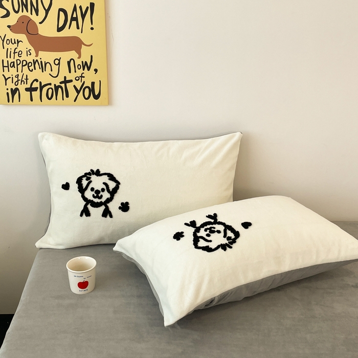 91家纺网 家纺一手货源 找家纺 启发 2025新款牛奶绒毛巾绣四件套场景一 治愈狗狗