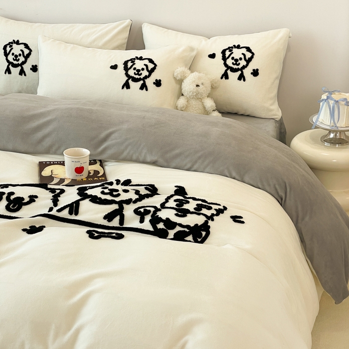 91家纺网 家纺一手货源 找家纺 启发 2025新款牛奶绒毛巾绣四件套场景一 治愈狗狗