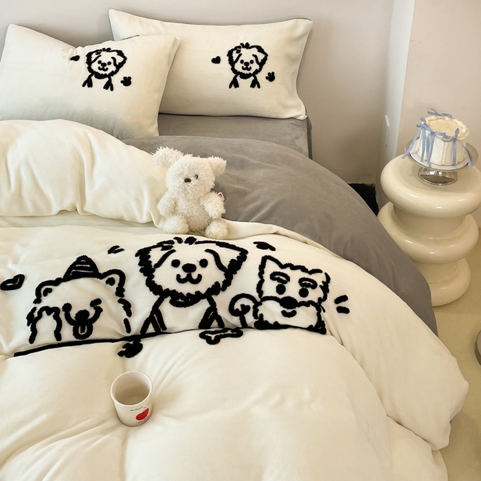 91家纺网 家纺一手货源 找家纺 启发 2025新款牛奶绒毛巾绣四件套场景一 治愈狗狗