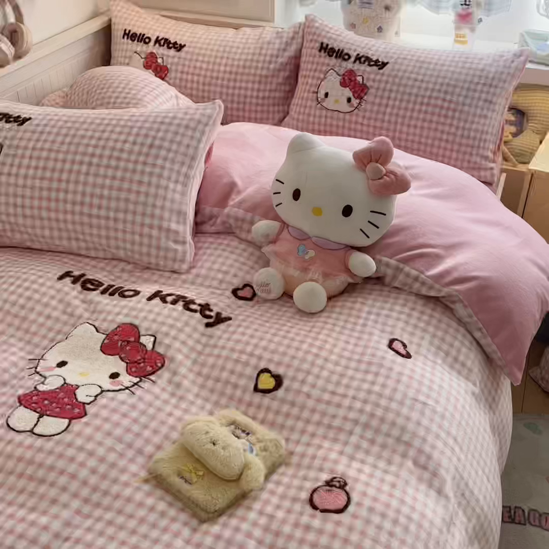 91家纺网 家纺一手货源 找家纺 暮思家居 2025新款正版授权高端毛巾绣绣花牛奶绒三丽鸥四件套 毛巾绣-豹纹KT