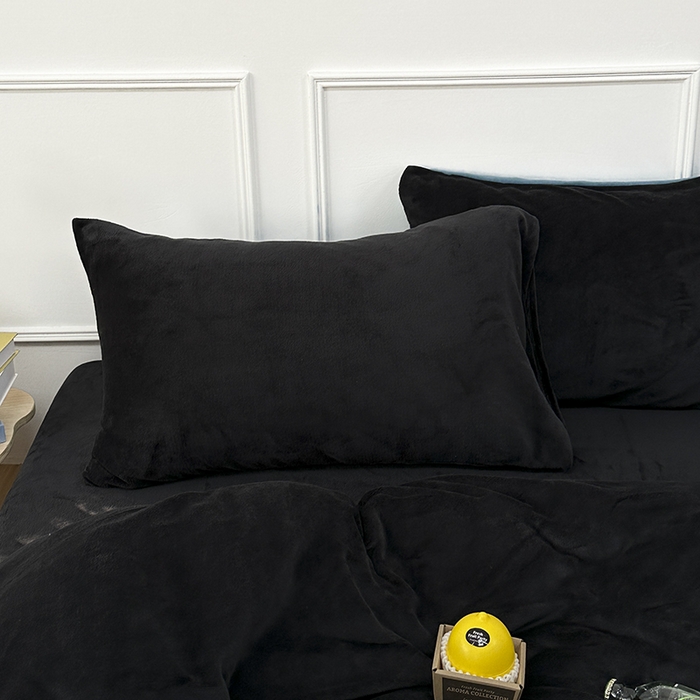 91家纺网 家纺一手货源 找家纺 觅妮家纺 2025新款纯色高克重牛奶绒四件套系列 高级黑