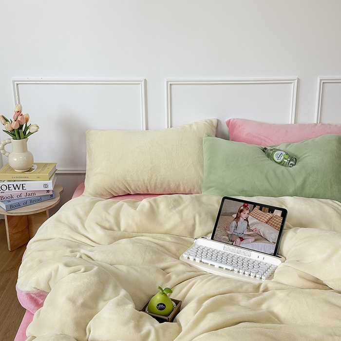 觅妮家纺 2025新款纯色高克重牛奶绒四件套系列 柠檬粉