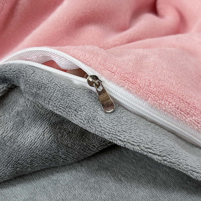 91家纺网 家纺一手货源 找家纺 觅妮家纺 2025新款纯色高克重牛奶绒四件套系列 浅粉灰