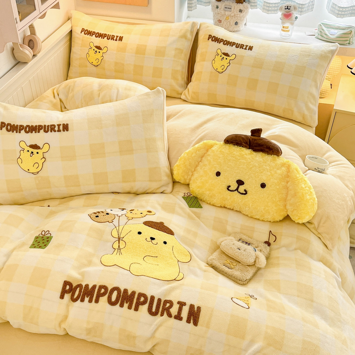 91家纺网 家纺一手货源 找家纺 暮思家居 2025新款正版授权高端毛巾绣绣花牛奶绒三丽鸥四件套 毛巾绣-布丁狗