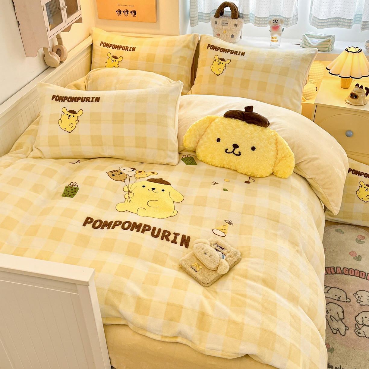 91家纺网 家纺一手货源 找家纺 暮思家居 2025新款正版授权高端毛巾绣绣花牛奶绒三丽鸥四件套 毛巾绣-布丁狗