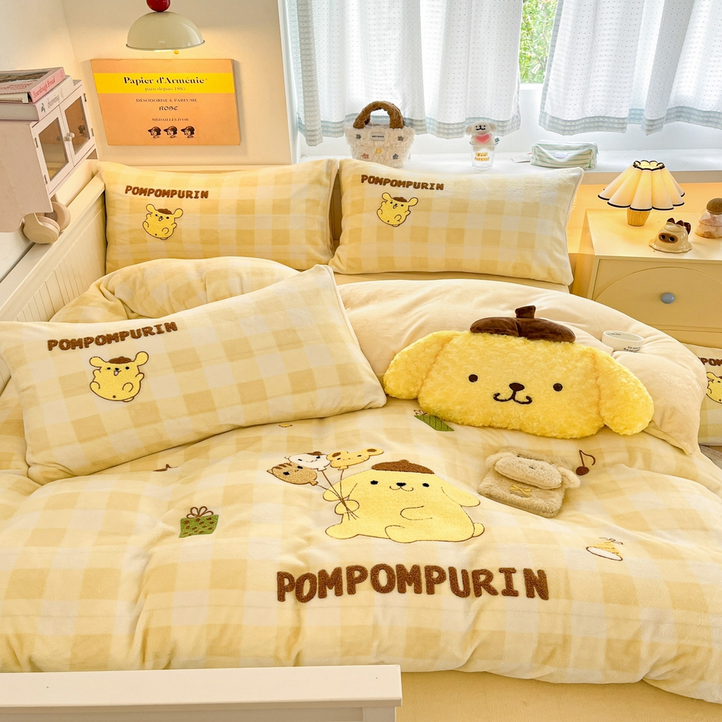 91家纺网 家纺一手货源 找家纺 暮思家居 2025新款正版授权高端毛巾绣绣花牛奶绒三丽鸥四件套 毛巾绣-布丁狗