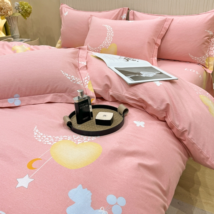 91家纺网 家纺一手货源 找家纺 木易家居 2026新款100%全棉纯棉加厚四件套（礼盒包装）（提供买家秀）月下舞曲-粉