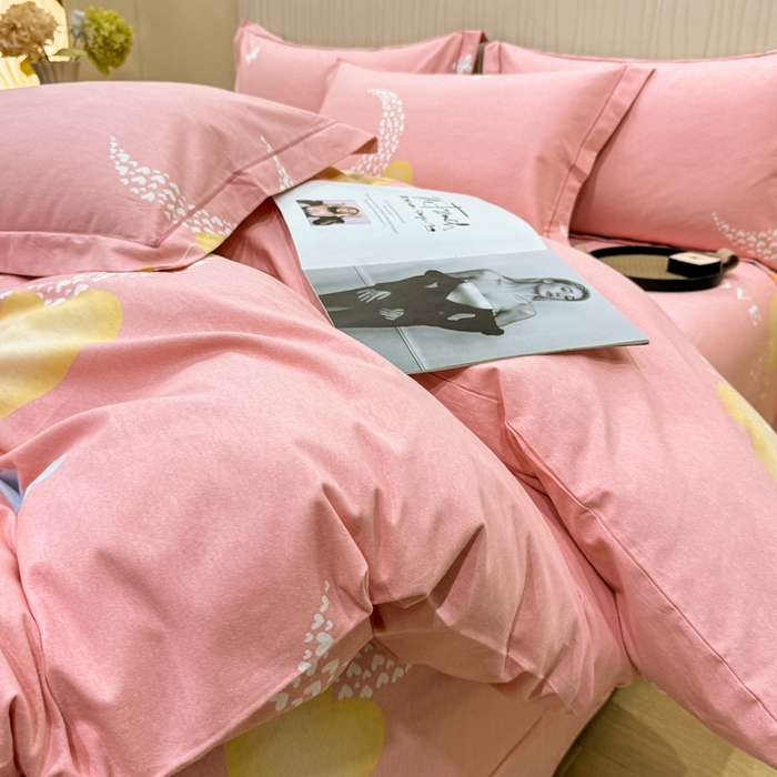 91家纺网 家纺一手货源 找家纺 木易家居 2026新款100%全棉纯棉加厚四件套（礼盒包装）（提供买家秀）月下舞曲-粉