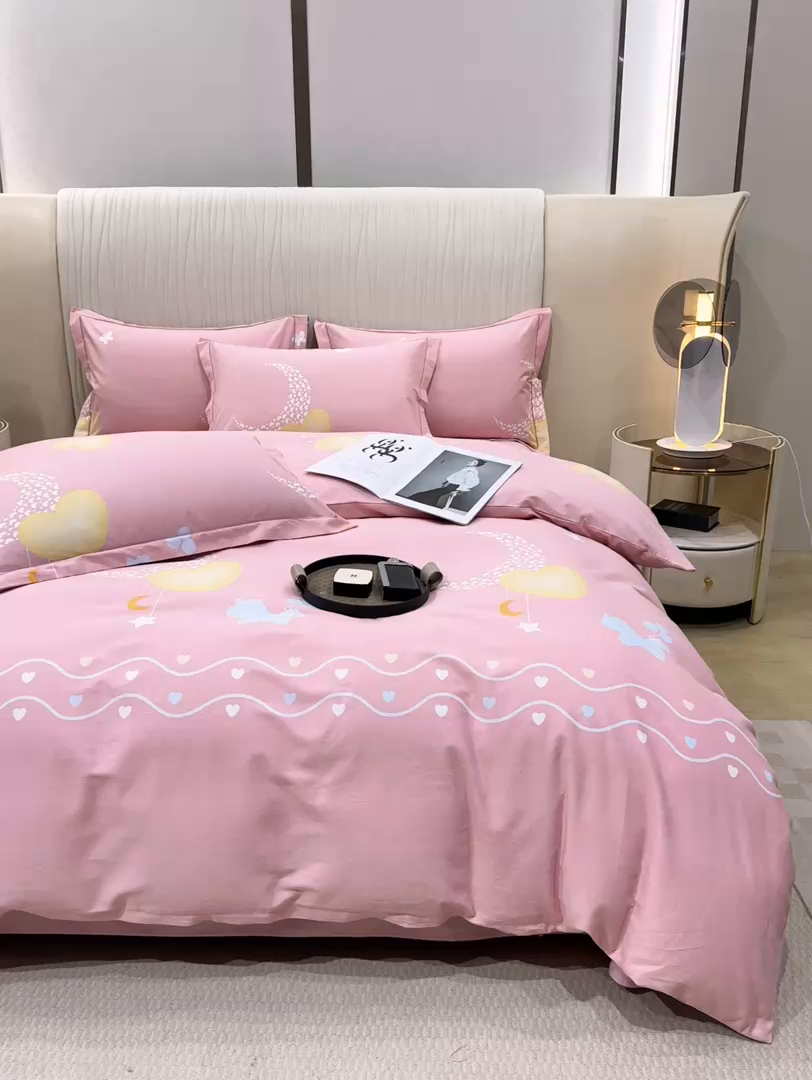 91家纺网 家纺一手货源 找家纺 木易家居 2026新款100%全棉纯棉加厚四件套（礼盒包装）（提供买家秀）月下舞曲-粉