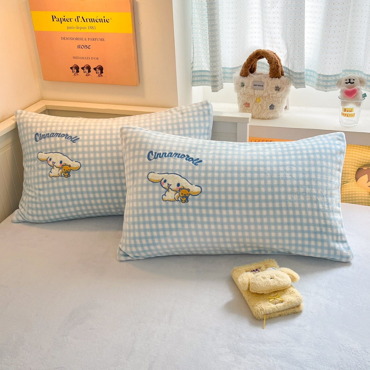 91家纺网 家纺一手货源 找家纺 暮思家居 2025新款正版授权高端毛巾绣绣花牛奶绒三丽鸥四件套 毛巾绣-蛋糕玉桂狗