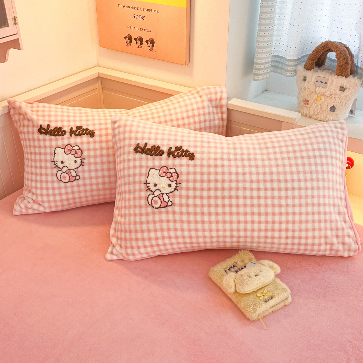 91家纺网 家纺一手货源 找家纺 暮思家居 2025新款正版授权高端毛巾绣绣花牛奶绒三丽鸥四件套 毛巾绣-公主KT