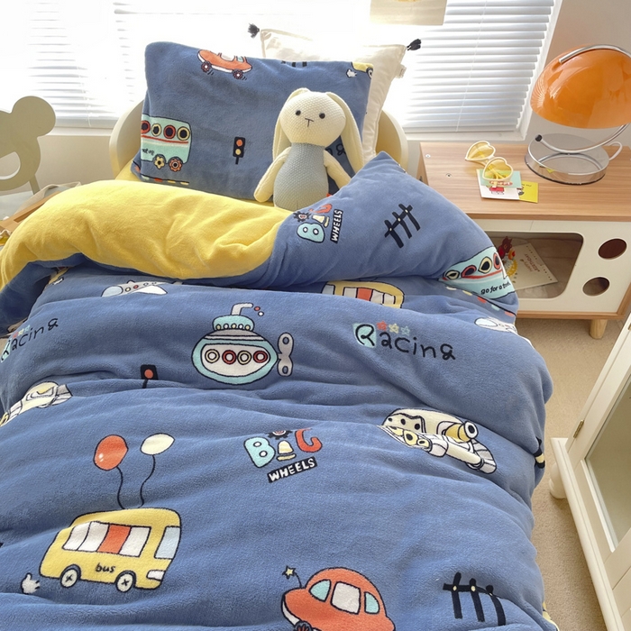 91家纺网 家纺一手货源 找家纺 嗨生活 2025新款加厚230克牛奶绒儿童三件套幼儿园三件套 总动员