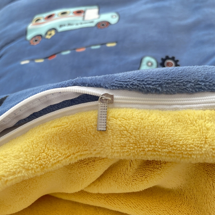 91家纺网 家纺一手货源 找家纺 嗨生活 2025新款加厚230克牛奶绒儿童三件套幼儿园三件套 总动员