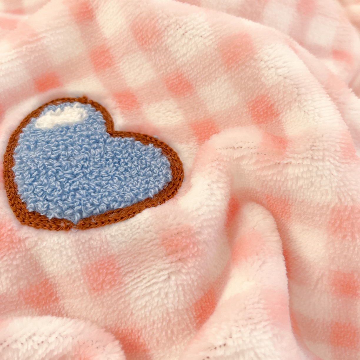 91家纺网 家纺一手货源 找家纺 暮思家居 2025新款正版授权高端毛巾绣绣花牛奶绒三丽鸥四件套 毛巾绣-公主KT