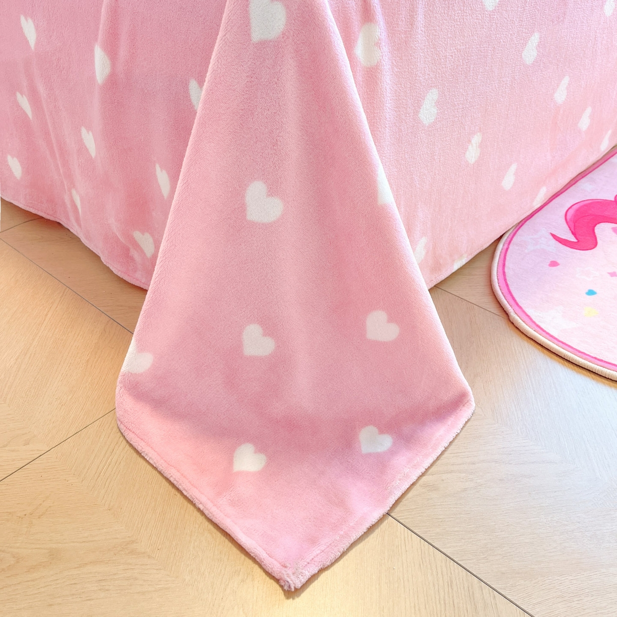 91家纺网 家纺一手货源 找家纺 暮思家居 2025新款正版授权小马宝莉大阪数码印花高克重加厚保暖牛奶绒四件套 绒大版-宝莉女孩