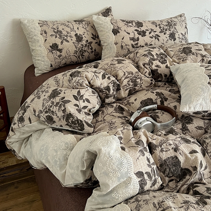 91家纺网 家纺一手货源 找家纺 仟网汇 2025新款亚麻复古花边系列四件套茶野