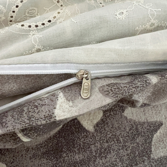 91家纺网 家纺一手货源 找家纺 仟网汇 2025新款亚麻复古花边系列四件套花影灰