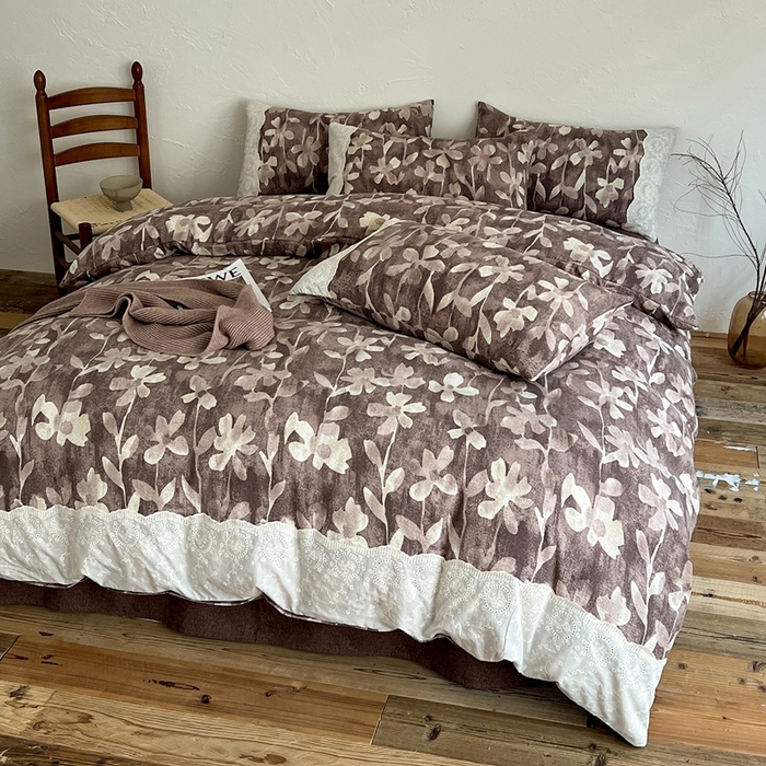 91家纺网 家纺一手货源 找家纺 仟网汇 2025新款亚麻复古花边系列四件套花影棕