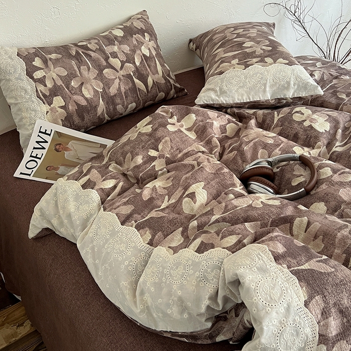 91家纺网 家纺一手货源 找家纺 仟网汇 2025新款亚麻复古花边系列四件套花影棕