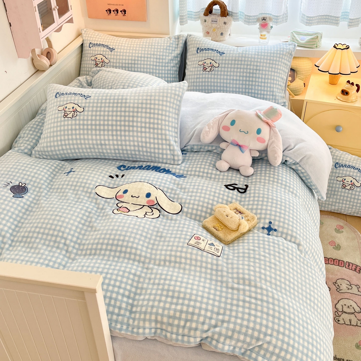 91家纺网 家纺一手货源 找家纺 暮思家居 2025新款正版授权高端毛巾绣绣花牛奶绒三丽鸥四件套 毛巾绣-快乐玉桂狗