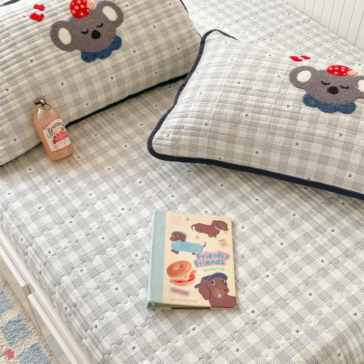 91家纺网 家纺一手货源 找家纺 老帅的工厂店 2025新款A类云感懒人冬季一体被床盖四件套 happy考拉