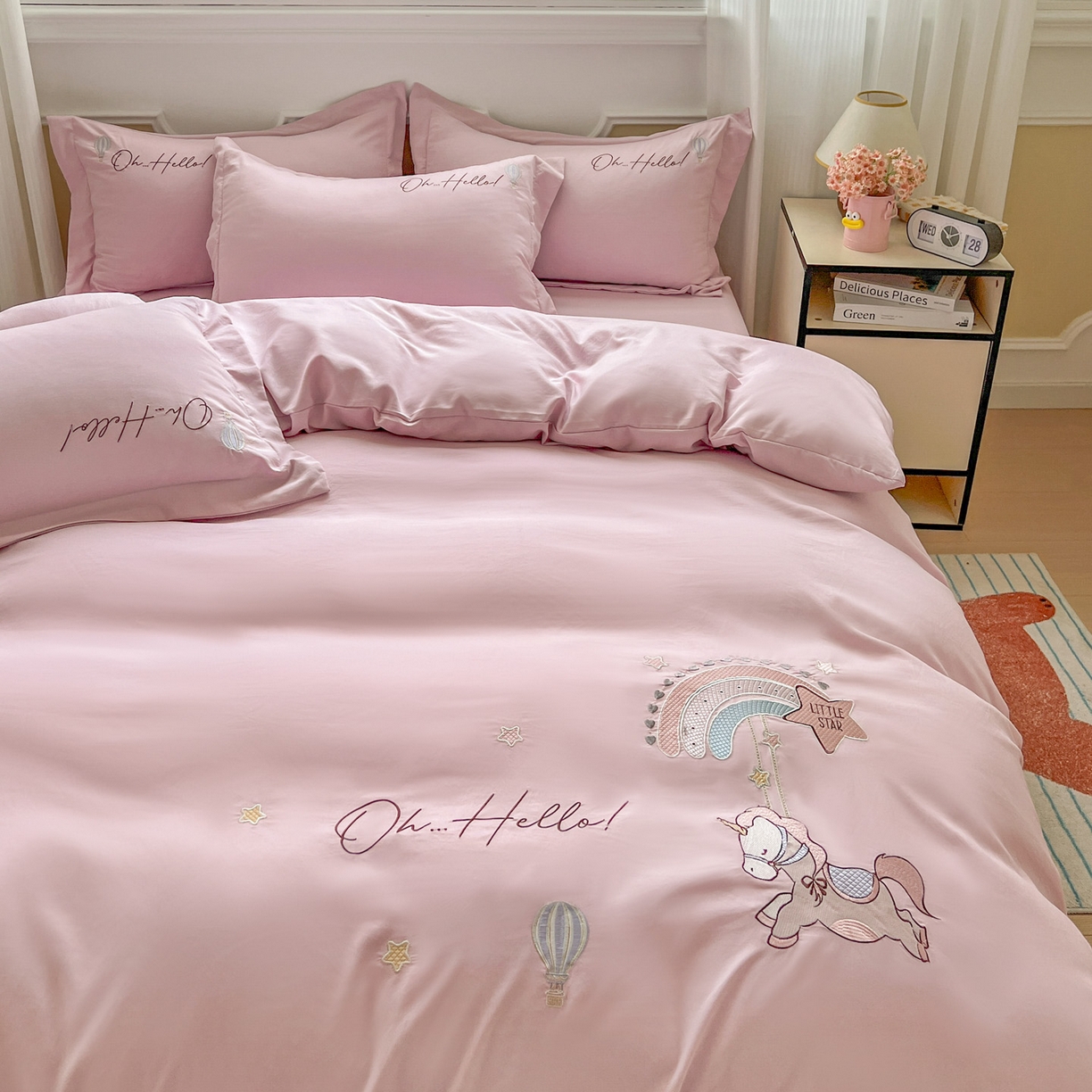 91家纺网 家纺一手货源 找家纺 文黛家居 2025新款高克重水洗棉绣花四件套-彩虹牧马 彩虹牧马-粉