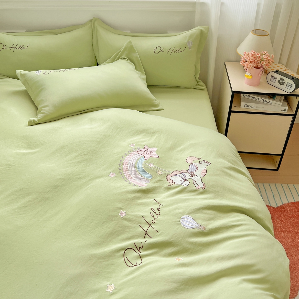 91家纺网 家纺一手货源 找家纺 文黛家居 2025新款高克重水洗棉绣花四件套-彩虹牧马 彩虹牧马-果绿