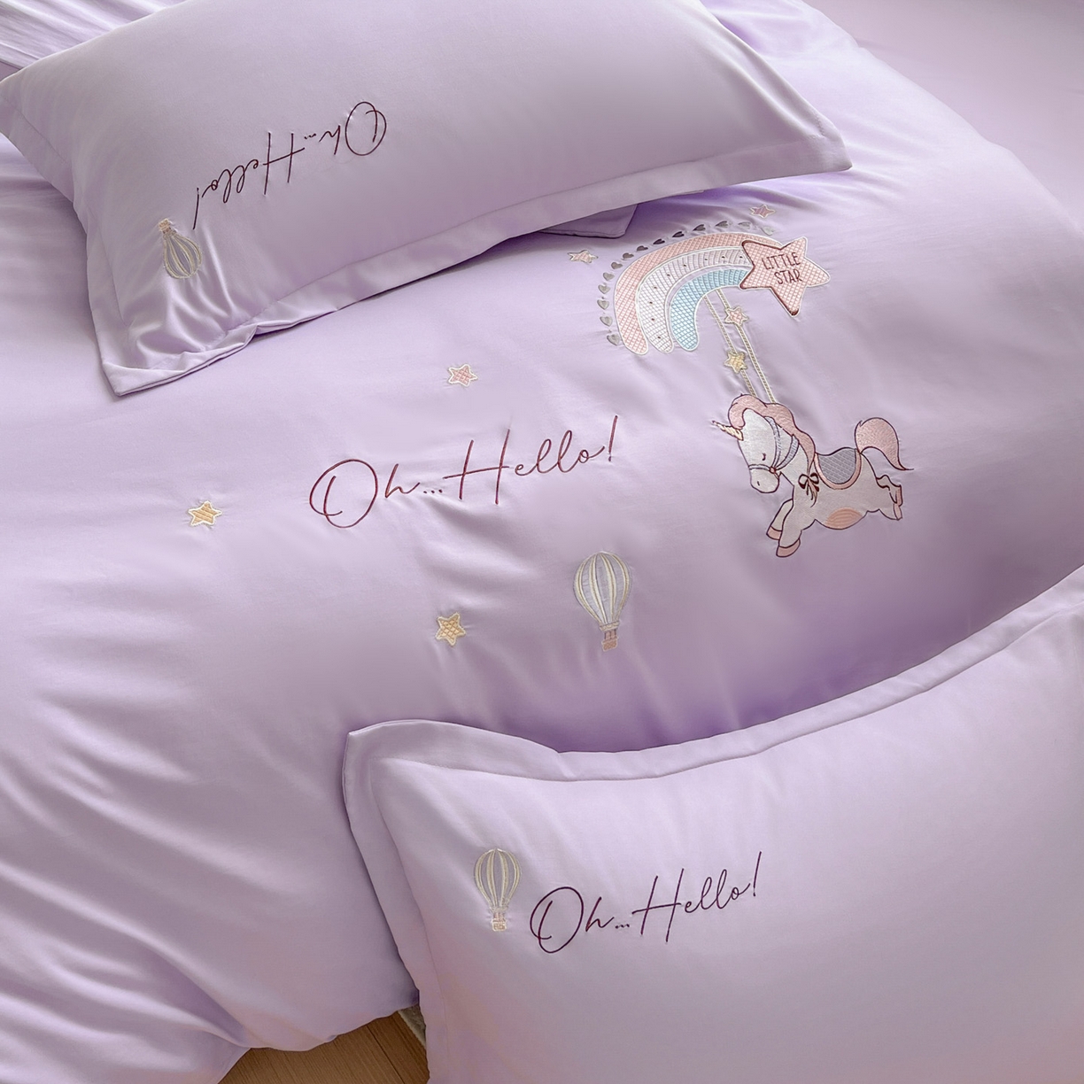 91家纺网 家纺一手货源 找家纺 文黛家居 2025新款高克重水洗棉绣花四件套-彩虹牧马 彩虹牧马-紫