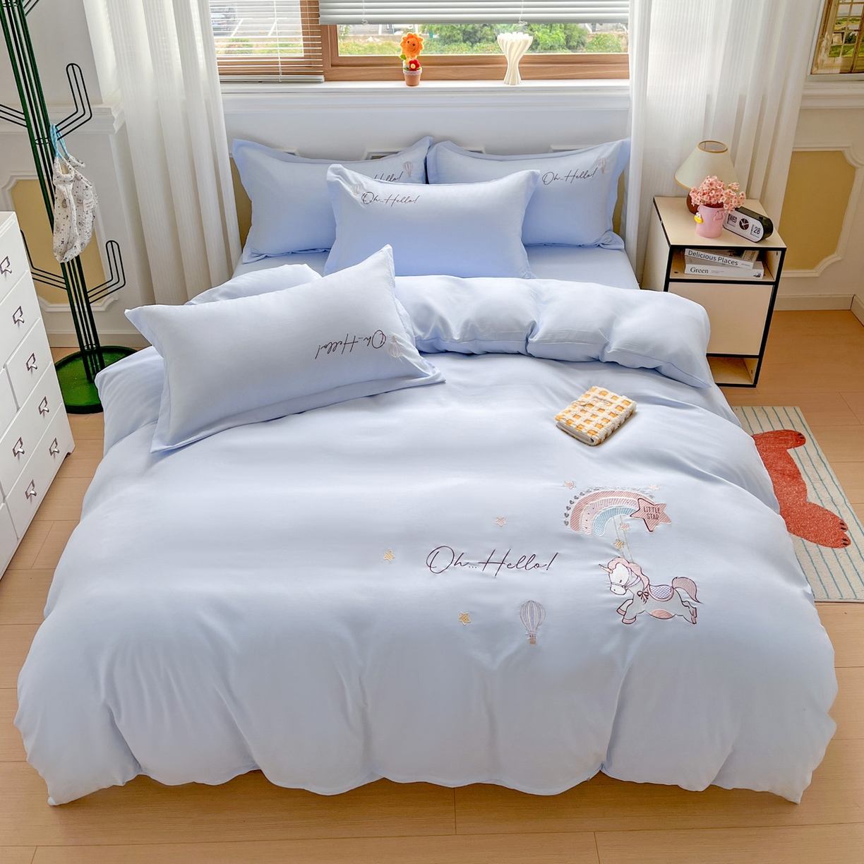 91家纺网 家纺一手货源 找家纺 文黛家居 2025新款高克重水洗棉绣花四件套-彩虹牧马 彩虹牧马-浅蓝