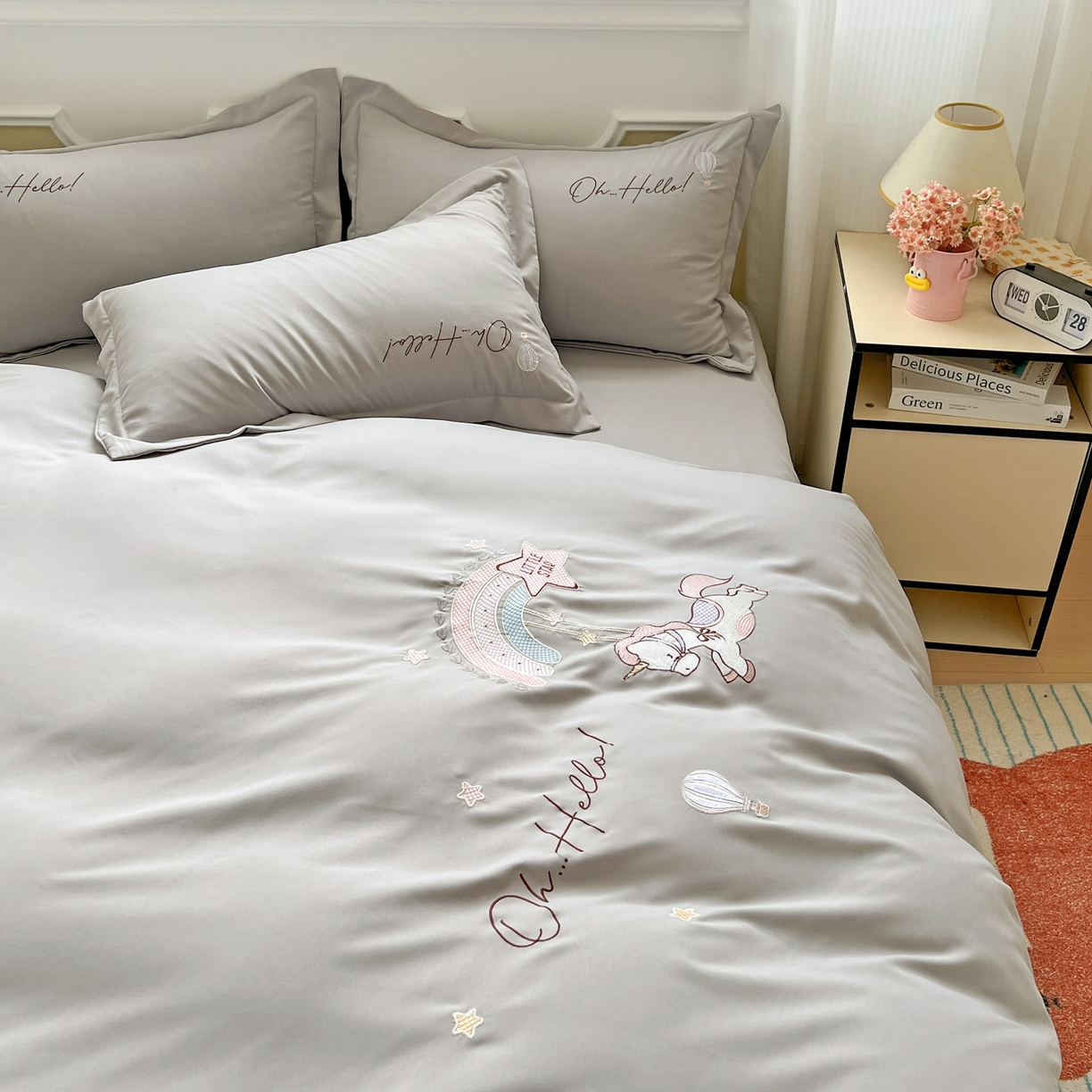 91家纺网 家纺一手货源 找家纺 文黛家居 2025新款高克重水洗棉绣花四件套-彩虹牧马 彩虹牧马-灰