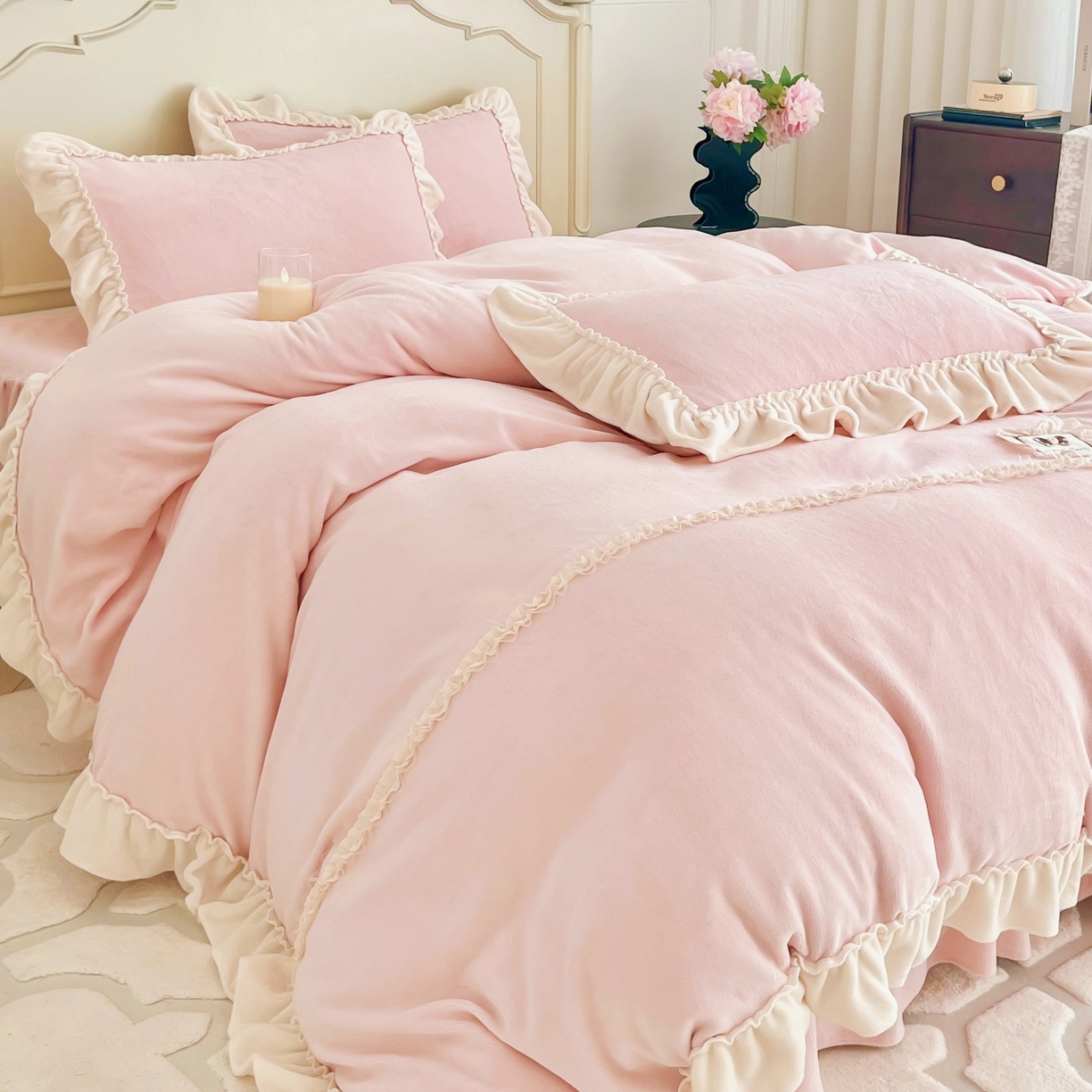 91家纺网 家纺一手货源 找家纺 庭笙 2025新款少女粉浪漫花边加厚牛奶绒床裙四件套-苏韵清风 苏韵清风-粉