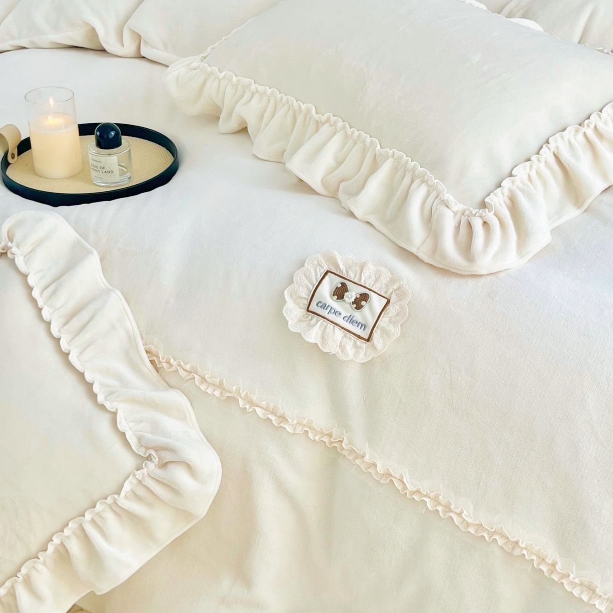 91家纺网 家纺一手货源 找家纺 庭笙 2025新款少女粉浪漫花边加厚牛奶绒床裙四件套-苏韵清风 苏韵清风-米