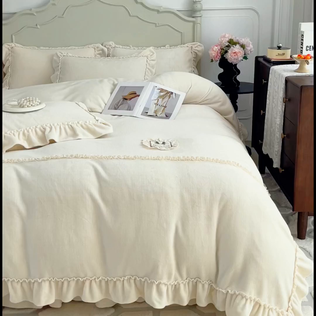 91家纺网 家纺一手货源 找家纺 庭笙 2025新款少女粉浪漫花边加厚牛奶绒床裙四件套-苏韵清风 苏韵清风-米