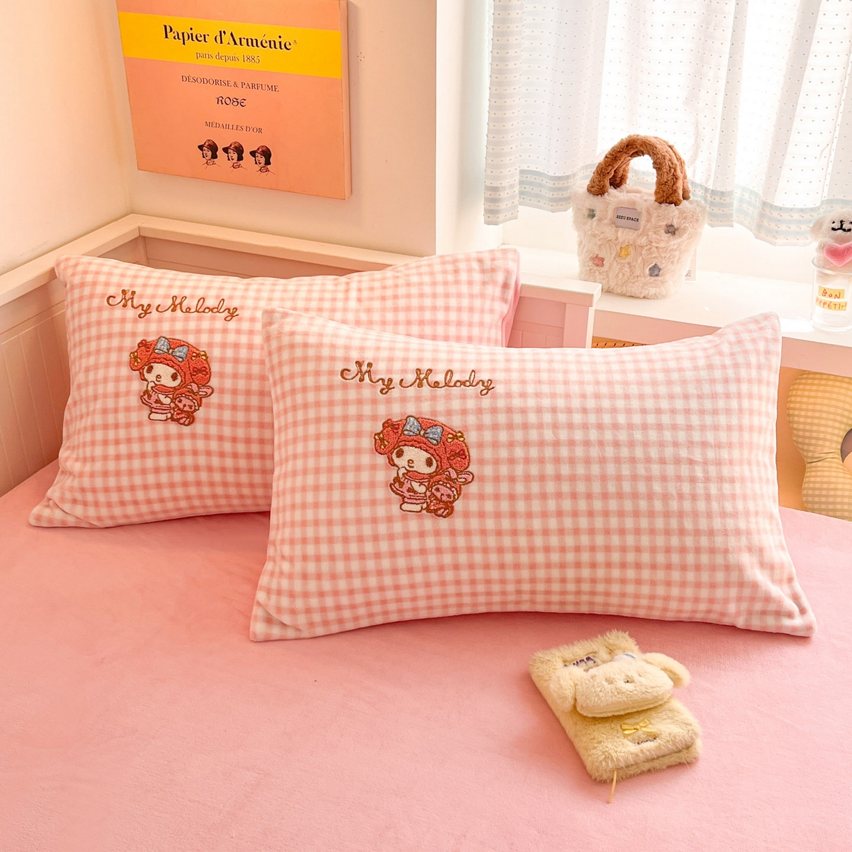 91家纺网 家纺一手货源 找家纺 暮思家居 2025新款正版授权高端毛巾绣绣花牛奶绒三丽鸥四件套 毛巾绣-美乐蒂