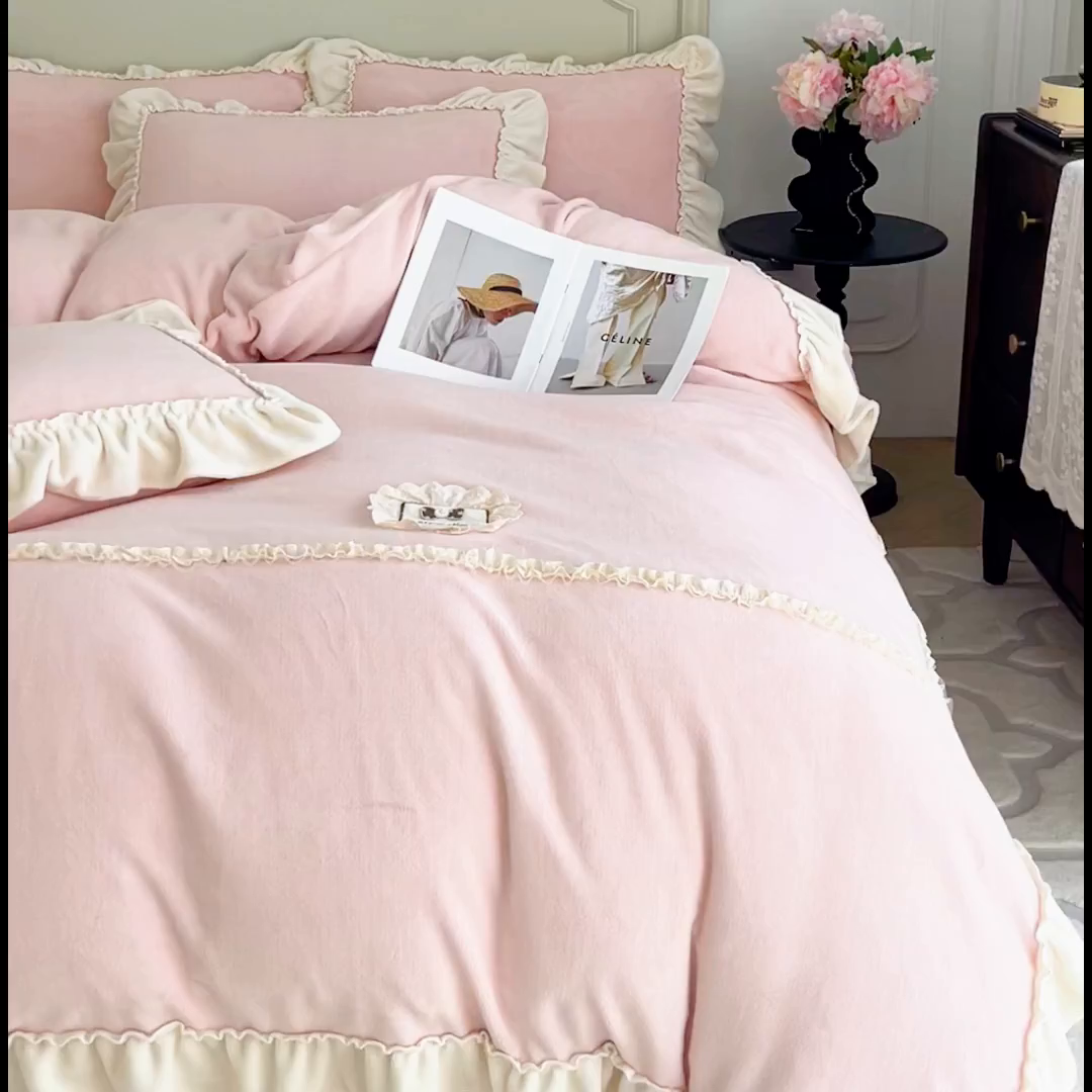 91家纺网 家纺一手货源 找家纺 （总）庭笙 2025新款少女粉浪漫花边8.8/9.8斤加厚牛奶绒床裙四件套-苏韵清风