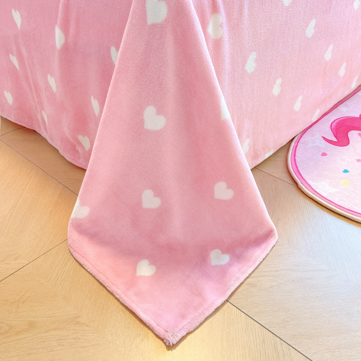 91家纺网 家纺一手货源 找家纺 暮思家居 2025新款正版授权小马宝莉大阪数码印花高克重加厚保暖牛奶绒四件套 绒大版-甜甜圈碧琪