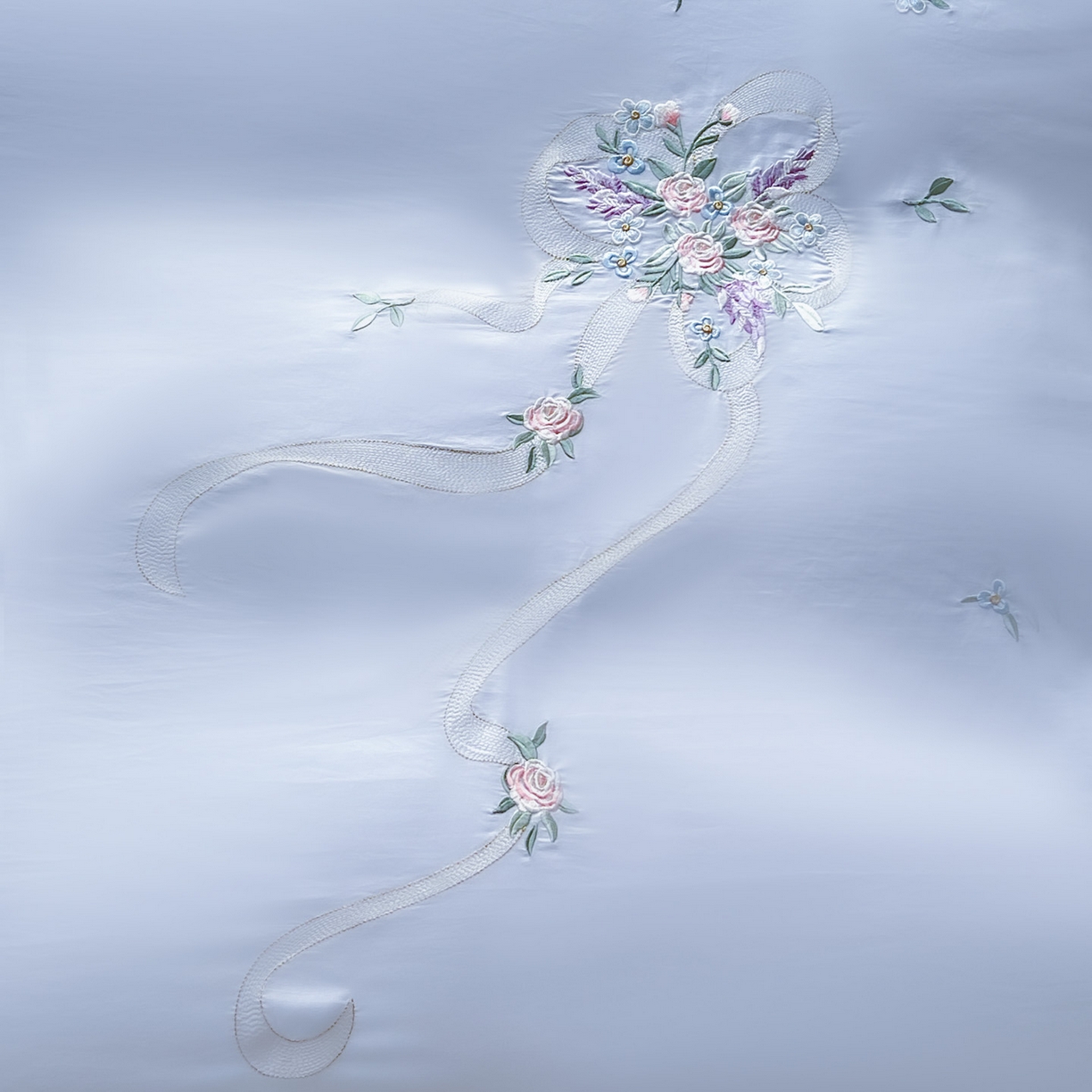 91家纺网 家纺一手货源 找家纺 文黛家居 2025新款高克重水洗棉绣花四件套-铃兰 铃兰-浅蓝