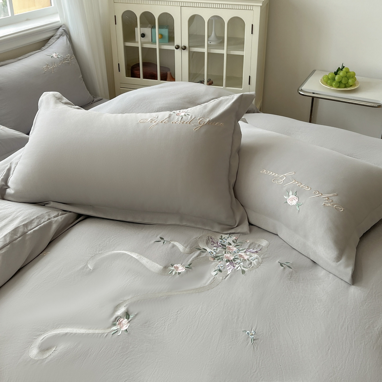 91家纺网 家纺一手货源 找家纺 文黛家居 2025新款高克重水洗棉绣花四件套-铃兰 铃兰-灰