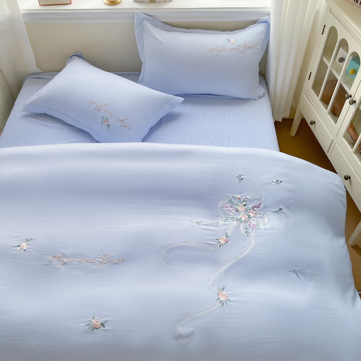 91家纺网 家纺一手货源 找家纺 文黛家居 2025新款高克重水洗棉绣花四件套-铃兰 铃兰-浅蓝